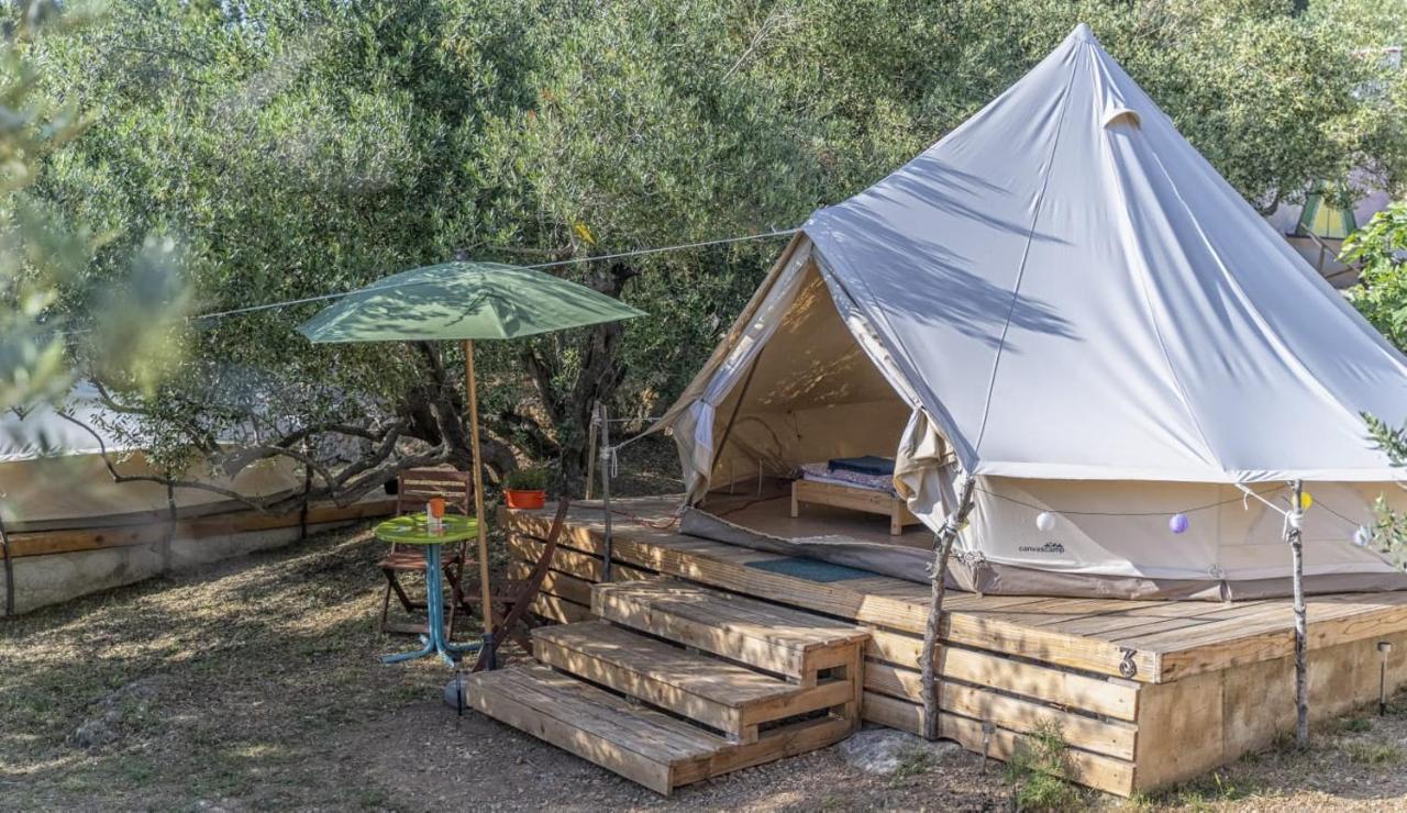 Mini Kamp Perla Hotell Prvić Luka Exteriör bild